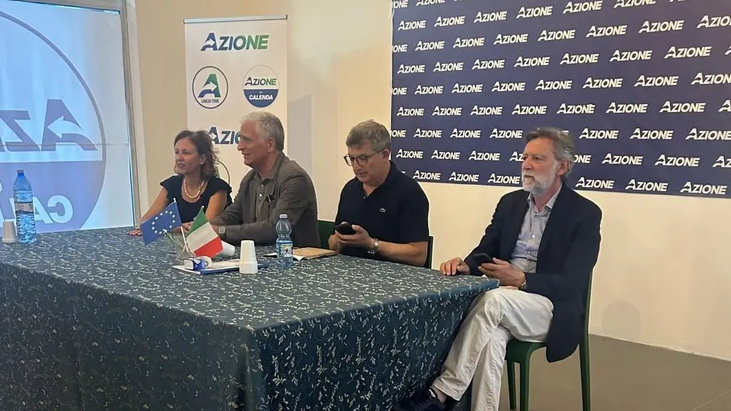 Azione alza la voce: «È finita la pacchia, senza di noi Occhiuto al 46%». Ma lancia un messaggio anche ai Riformisti