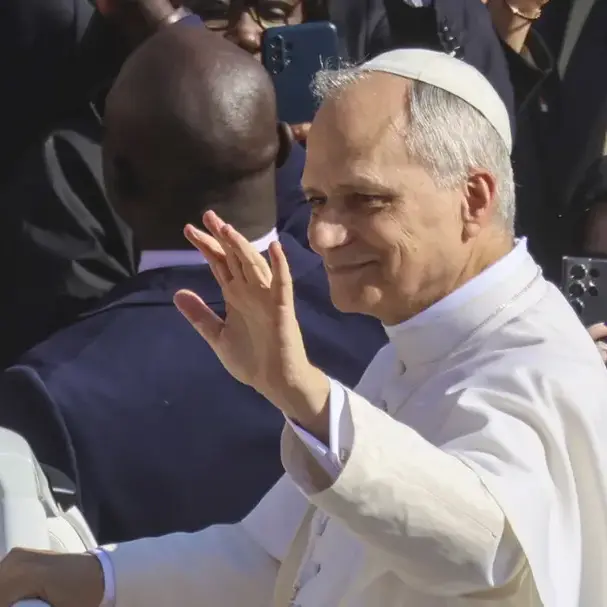 La storia di papa Leone XIV non smette mai di stupire: dal D-Day al soglio pontificio, il filo che lega padre e figlio\n