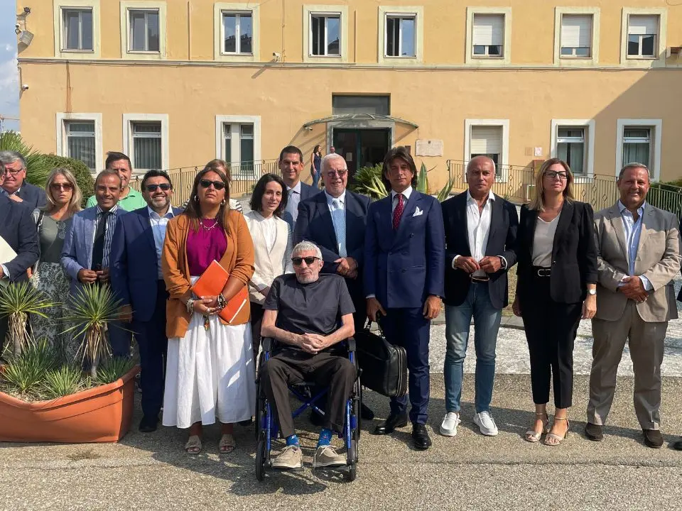 Viaggio nel carcere di Cosenza tra sovraffollamento e diritti negati: i penalisti incontrano i detenuti del “Cosmai”