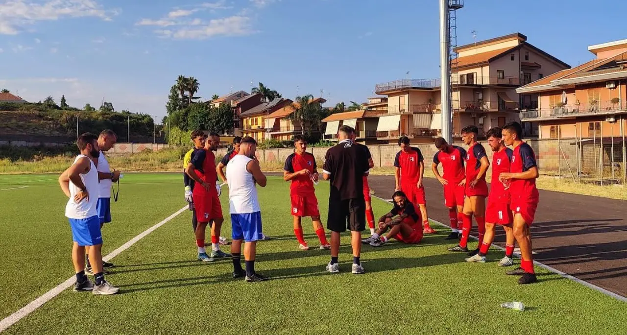 Serie D, la Vibonese pronta a presentarsi al suo pubblico. Il sindaco Romeo: «Questa squadra patrimonio della città»