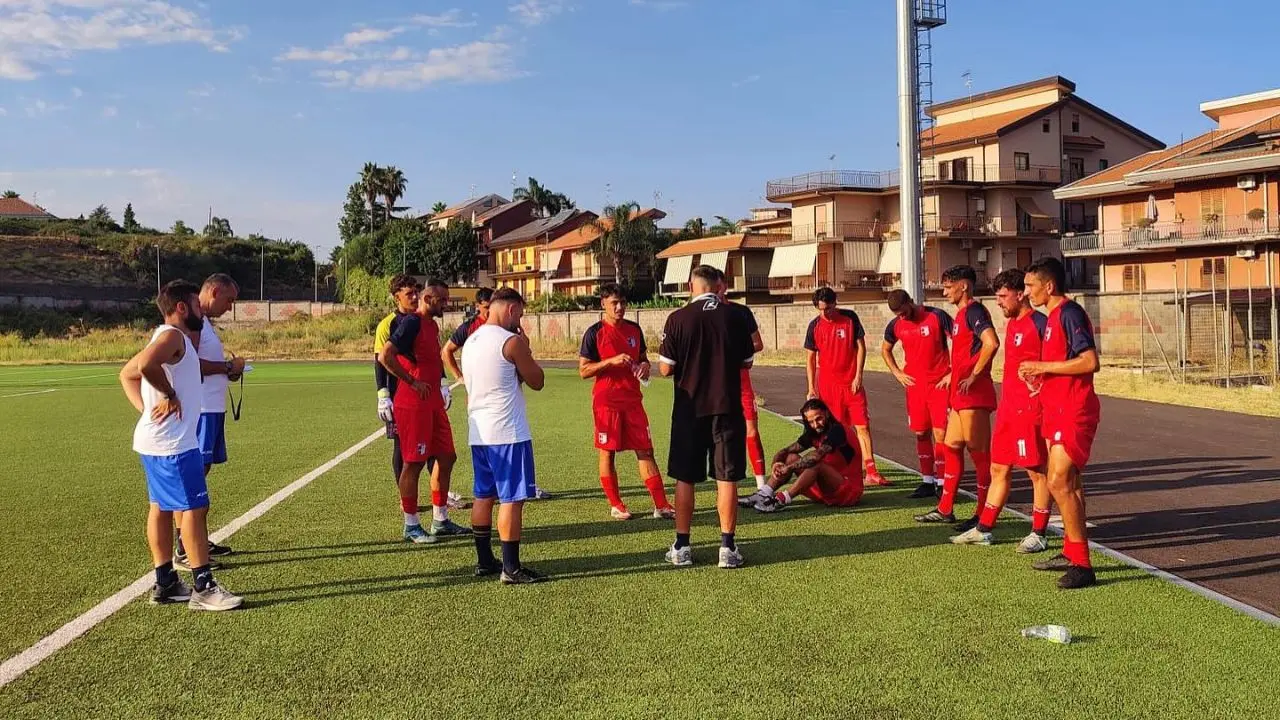 Serie D, la Vibonese pronta a presentarsi al suo pubblico. Il sindaco Romeo: «Questa squadra patrimonio della città»