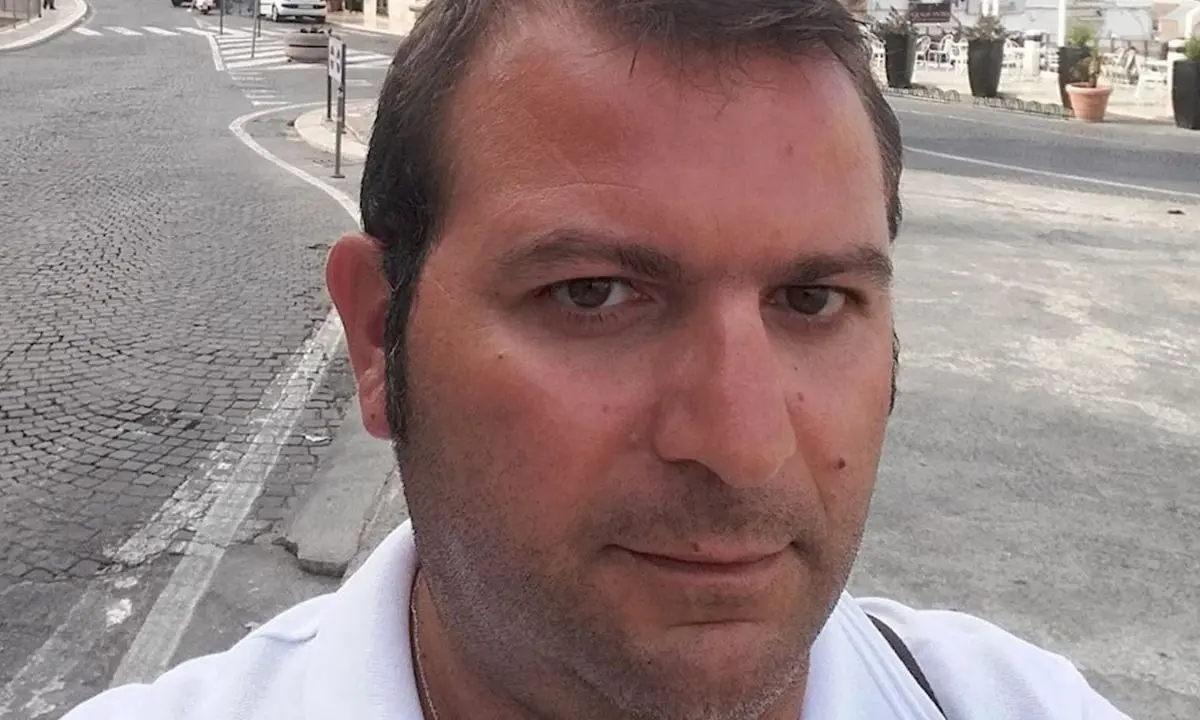 Praia a Mare, non ce l'ha fatta Andrea De Lorenzo: l'uomo era rimasto coinvolto in un incidente stradale sul lungomare\n\u00A0\n