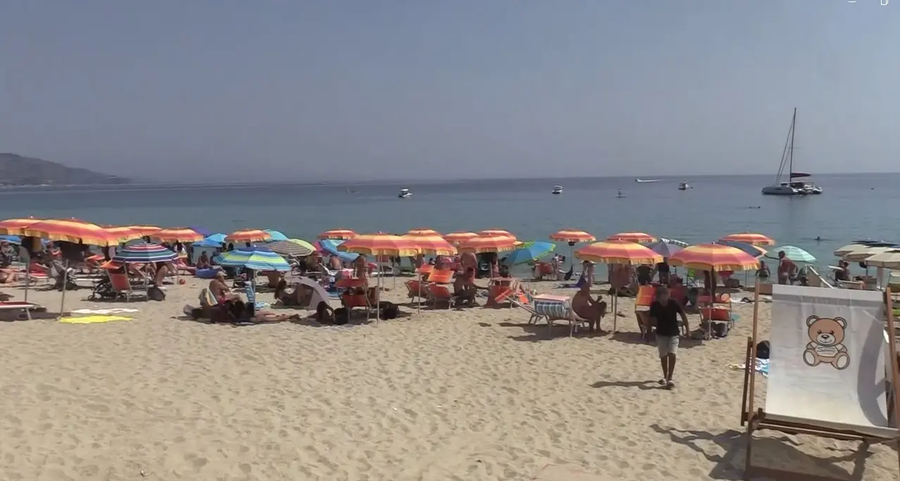 Soverato tra le mete turistiche calabresi più gettonate: «Mare stupendo e grande accoglienza, torneremo»