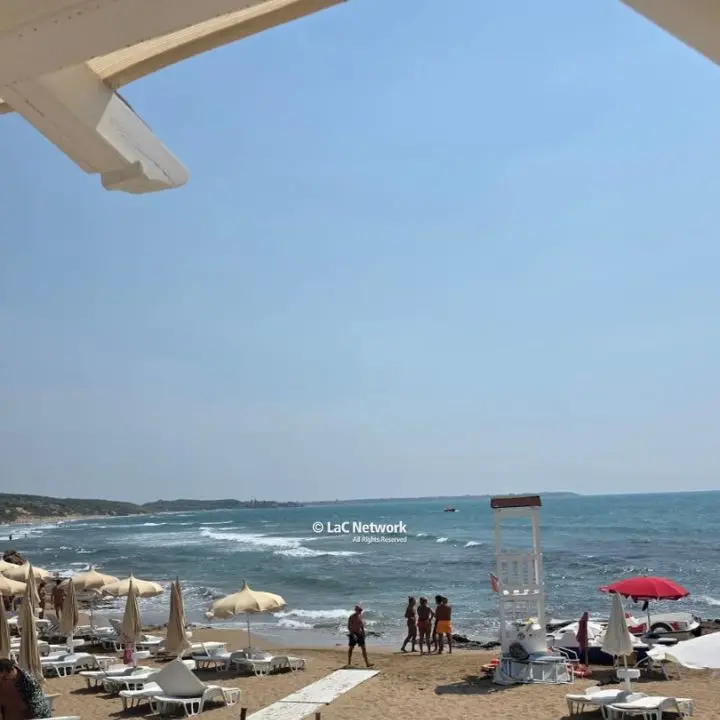 Le Castella, due turisti romani salvati dal mare in tempesta\u00A0dai bagnini di un resort\n