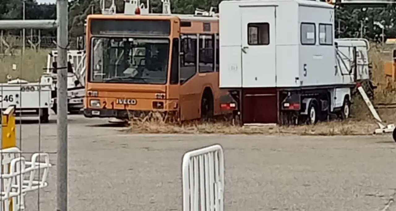 Crotone, petizione per salvare lo storico Iveco 490: da relitto a futura attrazione turistica