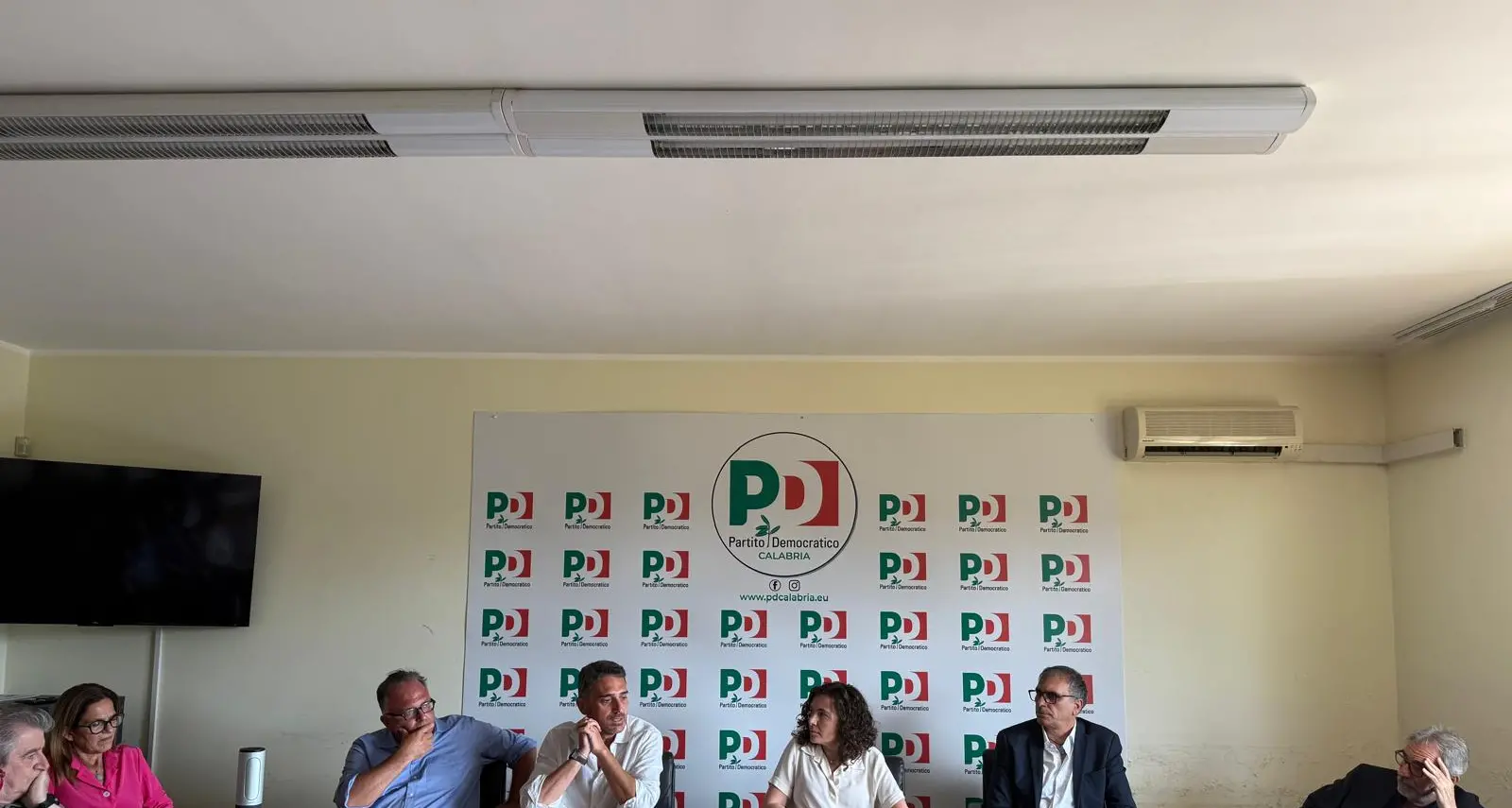 Regionali,\u00A0le 12 forze del campo largo ufficializzano la candidatura di Tridico: parte la sfida al centrodestra di Occhiuto\n