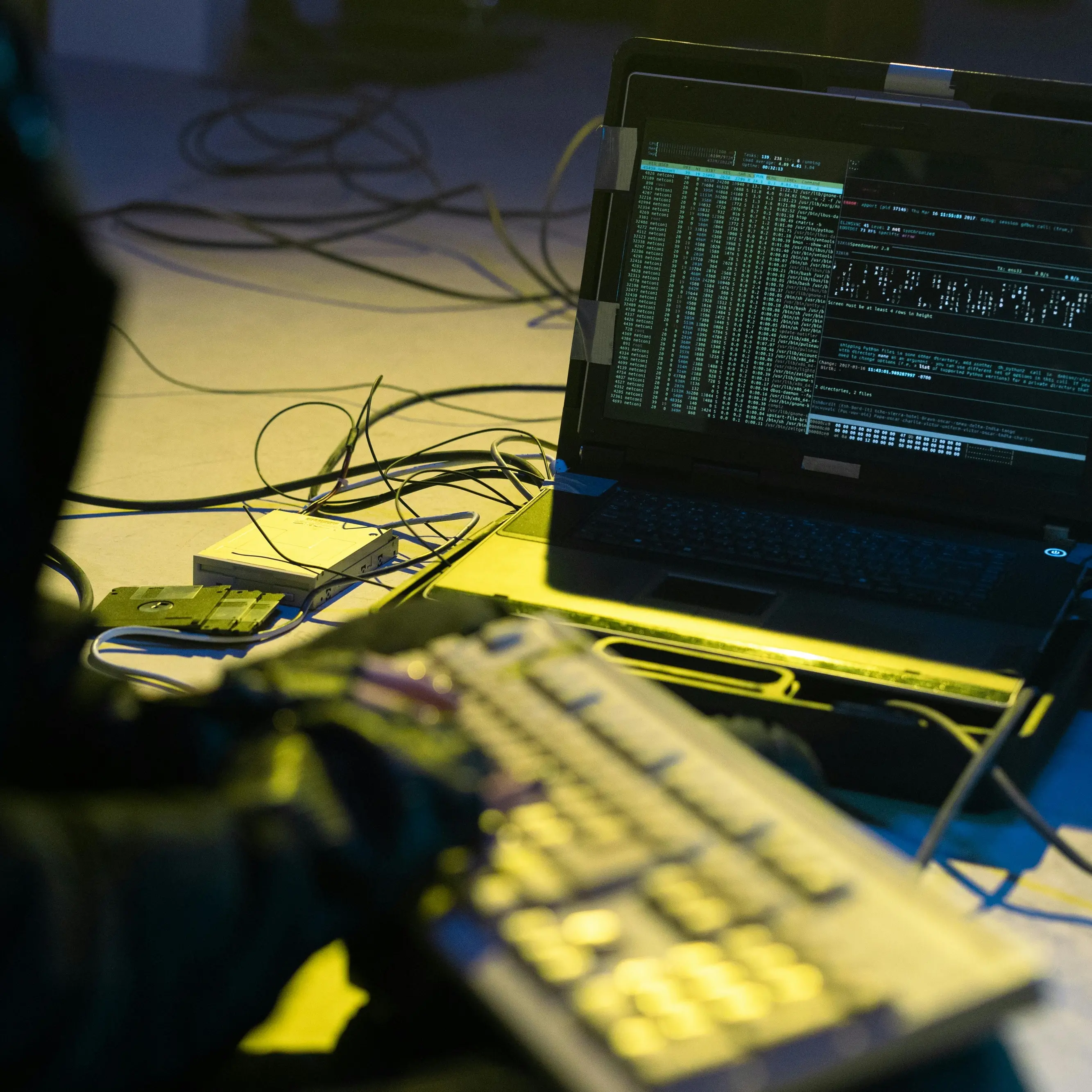 Italia sotto assedio digitale: 247 attacchi hacker, rubati (e rivenduti sul dark web)\u00A090mila documenti negli hotel\n