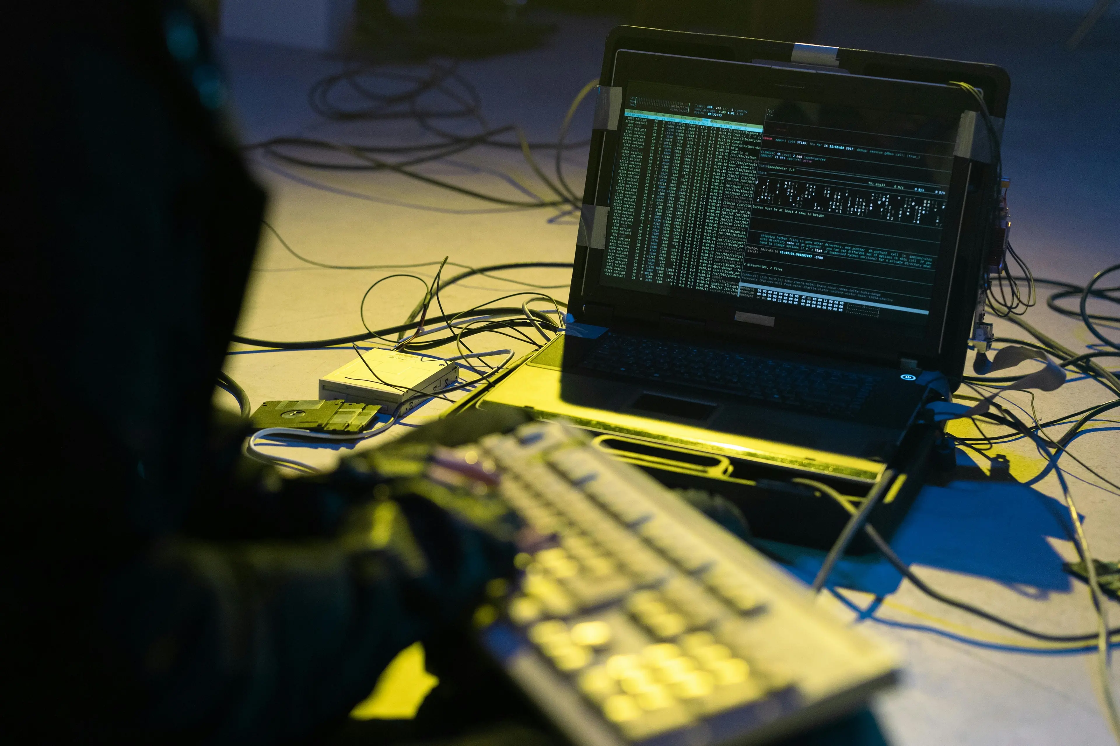 Italia sotto assedio digitale: 247 attacchi hacker, rubati (e rivenduti sul dark web)\u00A090mila documenti negli hotel\n