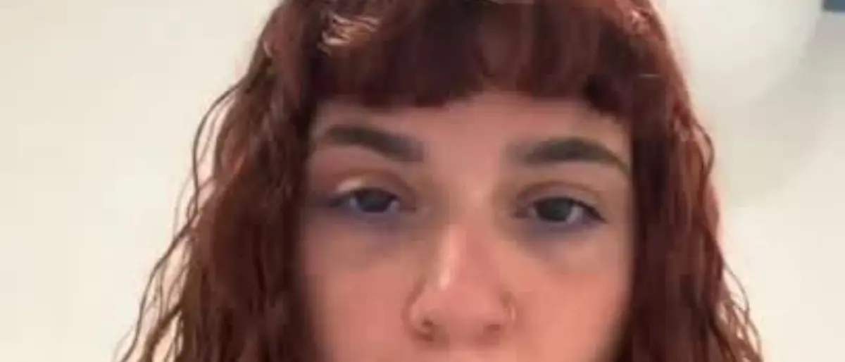 Roma, tecnico a studentessa in ospedale: «Se togli il reggiseno ci fai felici». Scoppia il caso all’Umberto I | VIDEO\n