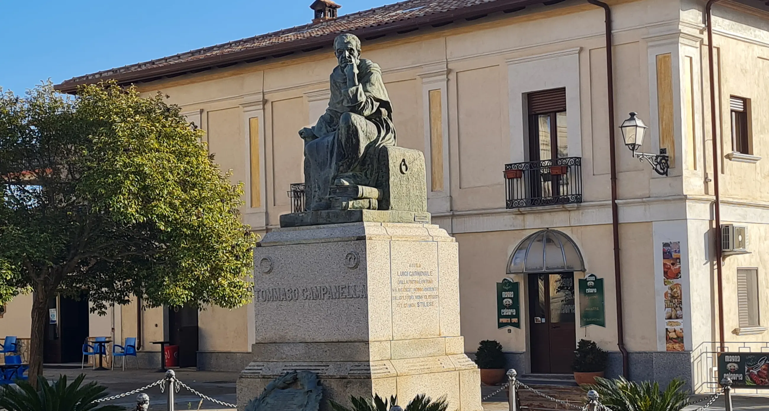 Il genio assoluto di Tommaso Campanella e quasi trent’anni di torture inaudite e di orribili carcerazioni\n\n\n