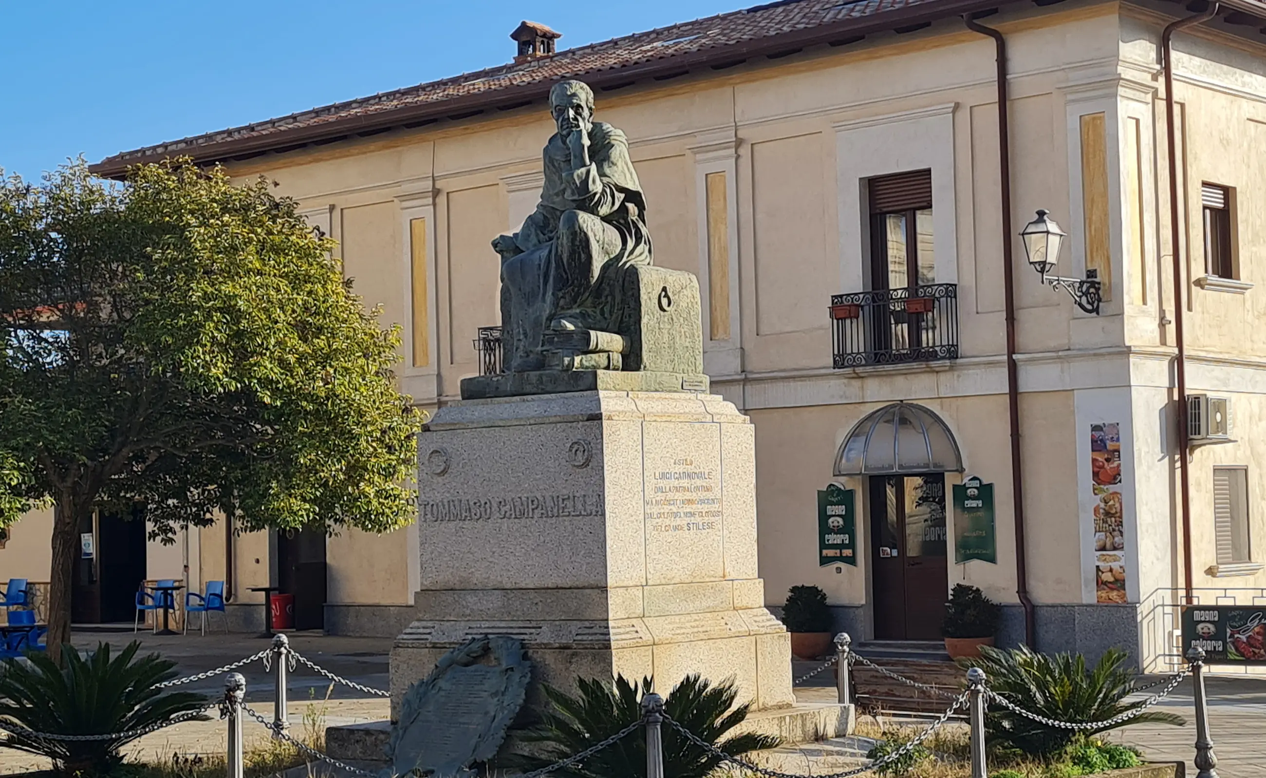 Il genio assoluto di Tommaso Campanella e quasi trent’anni di torture inaudite e di orribili carcerazioni\n\n\n