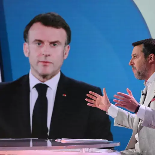 Salvini raddoppia: «Macron permaloso». Silenzio di Meloni\n
