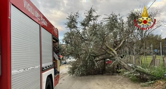 Tempesta sulla Riviera Romagnola: vento, grandine e allagamenti tra Ravenna e Rimini\n