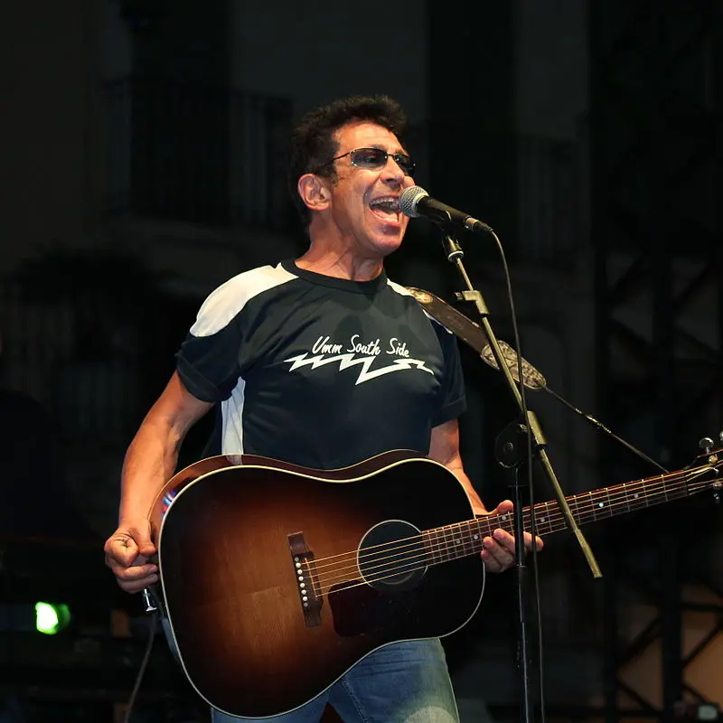 Annullato per motivi di salute il concerto di Edoardo Bennato a Borgia in programma martedì 26 agosto\n