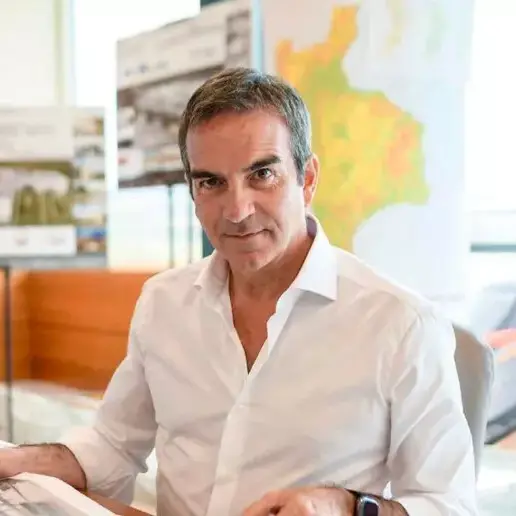 «Ha fatto più lui in 4 anni che quanto è stato fatto in 40», Fi lancia la candidatura di Occhiuto\n