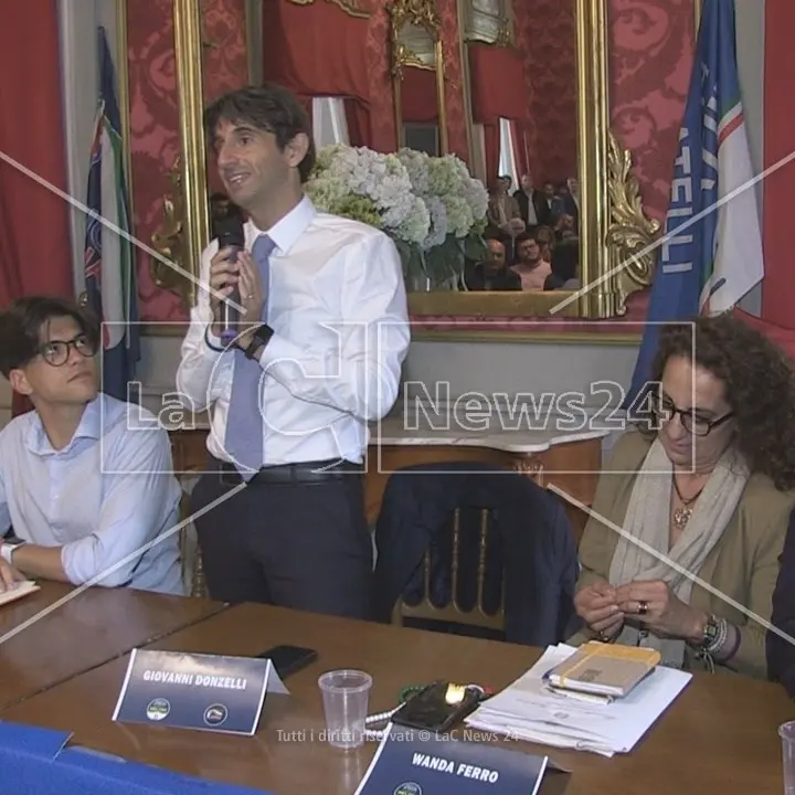 Fdi punta a diventare il primo partito del centrodestra in Calabria: schiera tutti gli uscenti e i dirigenti provinciali\n