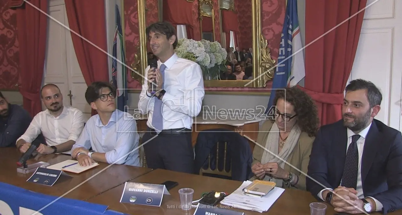 Fdi punta a diventare il primo partito del centrodestra in Calabria: schiera tutti gli uscenti e i dirigenti provinciali\n