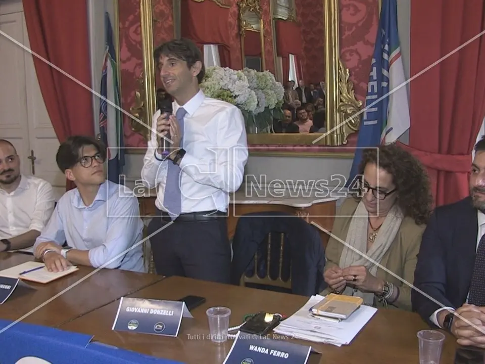 Fdi punta a diventare il primo partito del centrodestra in Calabria: schiera tutti gli uscenti e i dirigenti provinciali