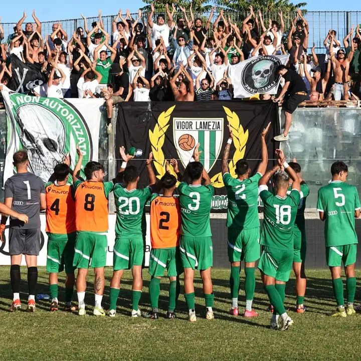Coppa Italia Serie D, 5-0 della Vigor Lamezia al Messina, e ora il Sambiase. Foglia Manzillo: «Loro più strutturati di noi»\n