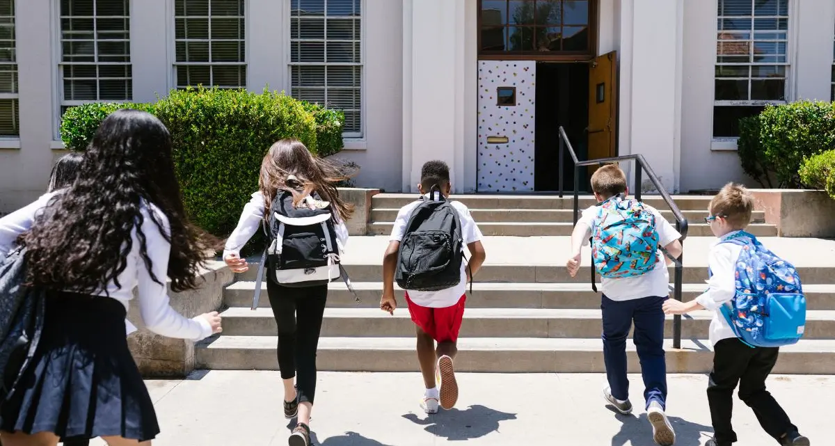 Nuovo anno scolastico 2025, tutte le novità: stop agli smartphone, condotta più severa e maturità che cambia volto\n