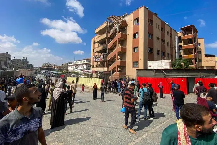 Gaza, 23 morti negli attacchi israeliani: tra loro 4 giornalisti. Colpito anche l’ospedale Nasser\n