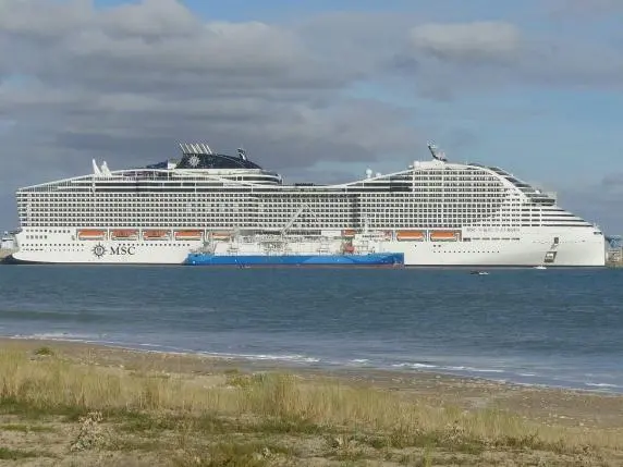 Nave da crociera in avaria al laro di Ponza: partito un rimorchiatore dal porto di Gioia Tauro\n