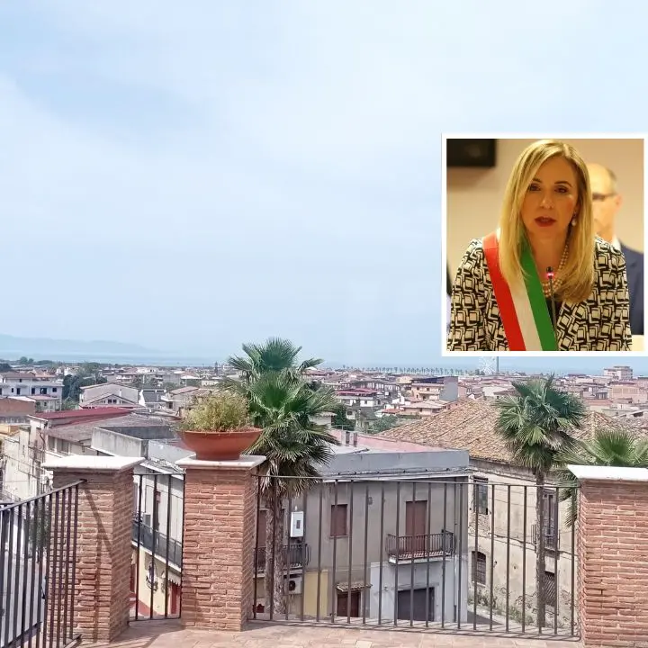Gioia Tauro, puzza di bruciato in città. Il sindaco Scarcella: «Possibile arrivi da paesi vicini»\n