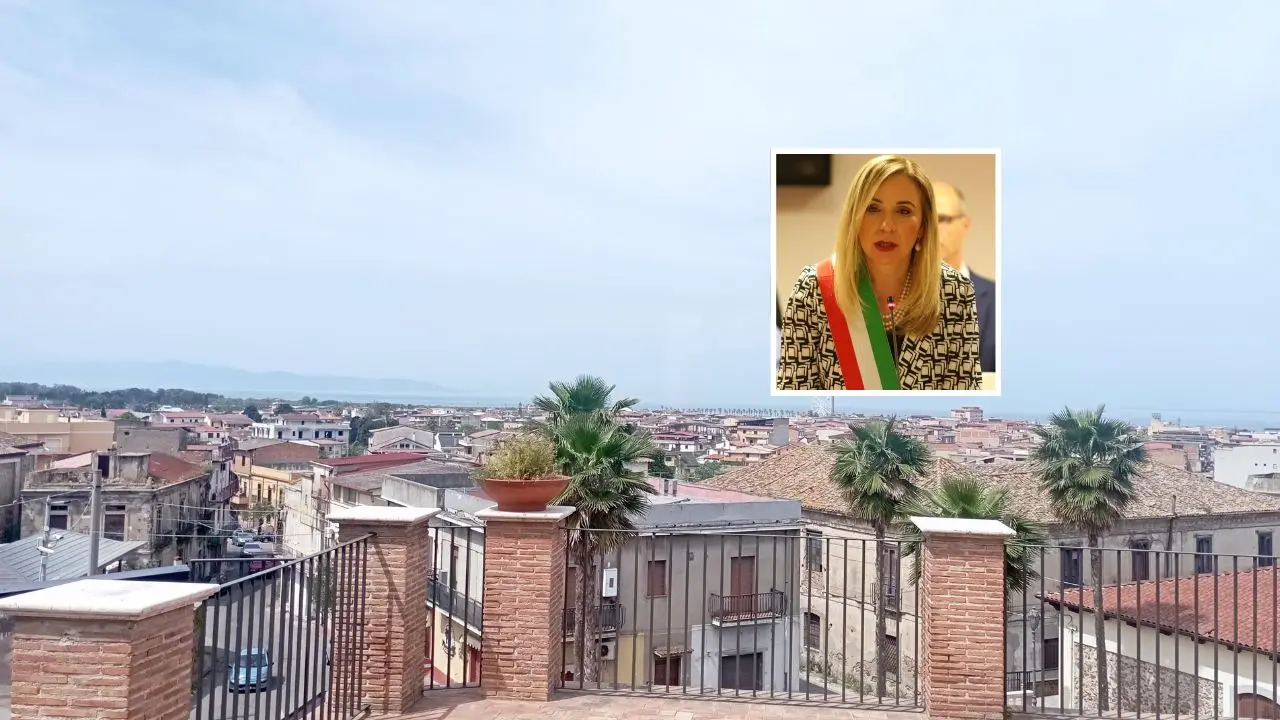 Gioia Tauro, puzza di bruciato in città. Il sindaco Scarcella: «Possibile arrivi da paesi vicini»\n