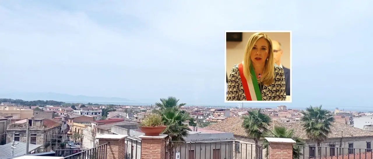 Gioia Tauro, puzza di bruciato in città. Il sindaco Scarcella: «Possibile arrivi da paesi vicini»\n