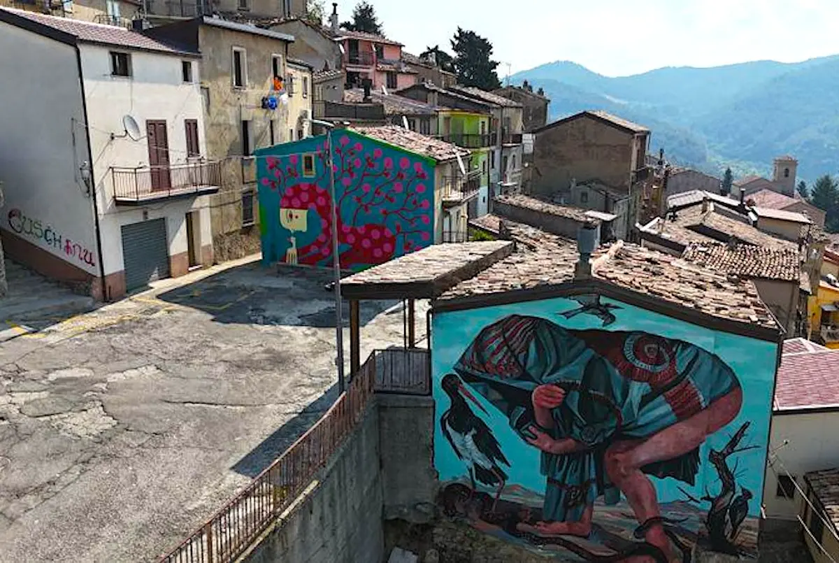 Nuovi murales al Cuschinu: San Giovanni in Fiore punta sulla rigenerazione artistica\n