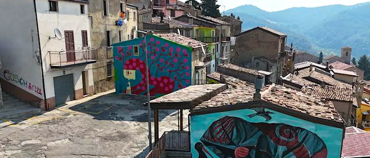 Nuovi murales al Cuschinu: San Giovanni in Fiore punta sulla rigenerazione artistica\n
