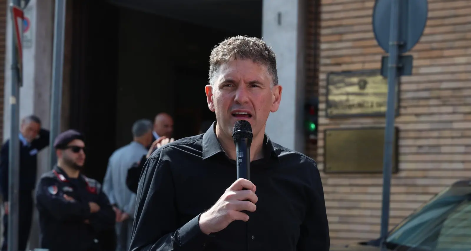 UGL Salute: «18mila aggressioni nel 2024, servono presidi fissi in ospedale»\n