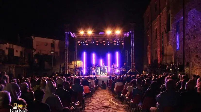 Cerisano diventa palcoscenico diffuso con la 31ª edizione del Festival delle Serre\n