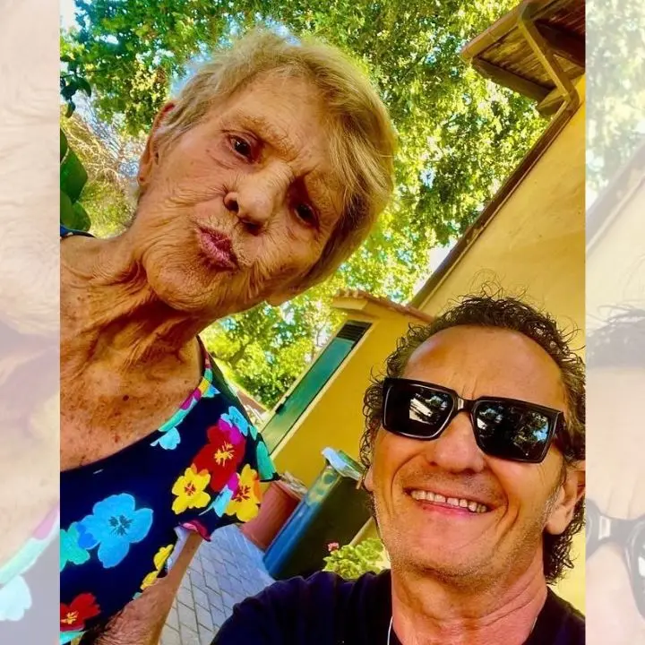 Morta la madre di Enzo Salvi, il comico romano aveva annullato lo spettacolo previsto ad Altomonte\n