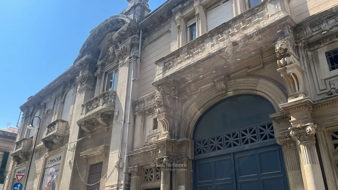 <p>Il palazzo storico che ospiter&agrave; una nuova sede della Corte d&#39;Appello di Reggio Calabria&nbsp;</p>\\n