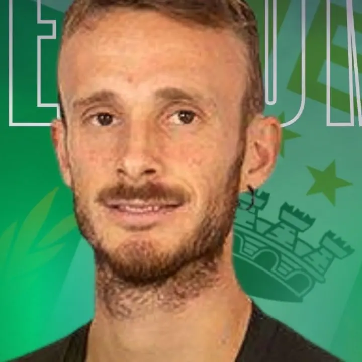 Vigor Lamezia, i sorrisi arrivano anche dal mercato: ingaggiato l'esperto centrocampista Coppola