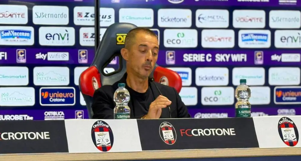 Crotone-Benevento 1-2, Longo: «Gli errori iniziali hanno condizionato la gara»\n