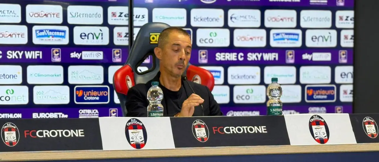 Crotone-Benevento 1-2, Longo: «Gli errori iniziali hanno condizionato la gara»\n