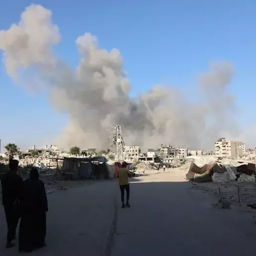 Nuovi attacchi israeliani a Gaza, 20 morti dall'alba. Mobilitazione per gli ostaggi in tutta Israele\n