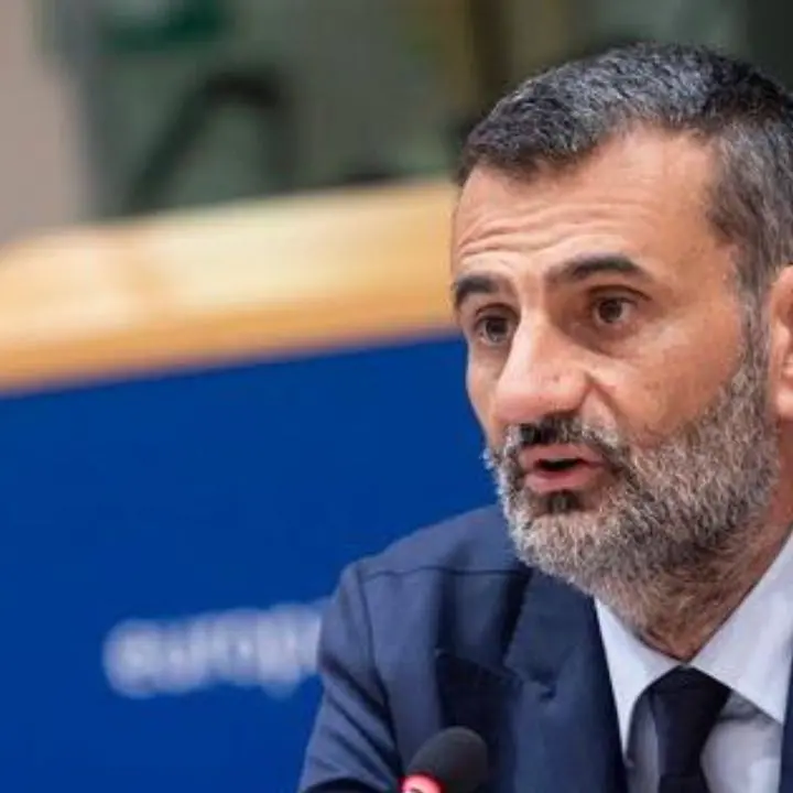 Puglia, il pantano che inghiotte il Pd: Decaro sbatte i pugni, Emiliano non molla, Vendola rilancia e Schlein resta in bilico\n