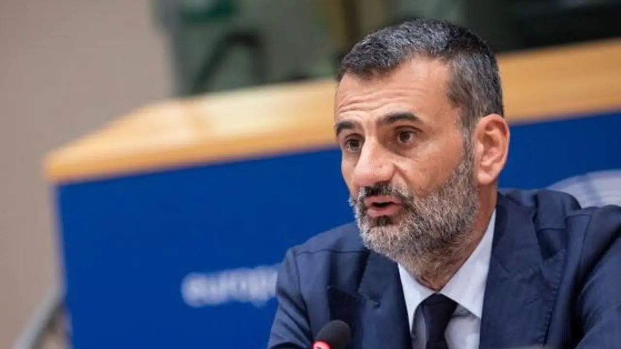 Puglia, il pantano che inghiotte il Pd: Decaro sbatte i pugni, Emiliano non molla, Vendola rilancia e Schlein resta in bilico\n