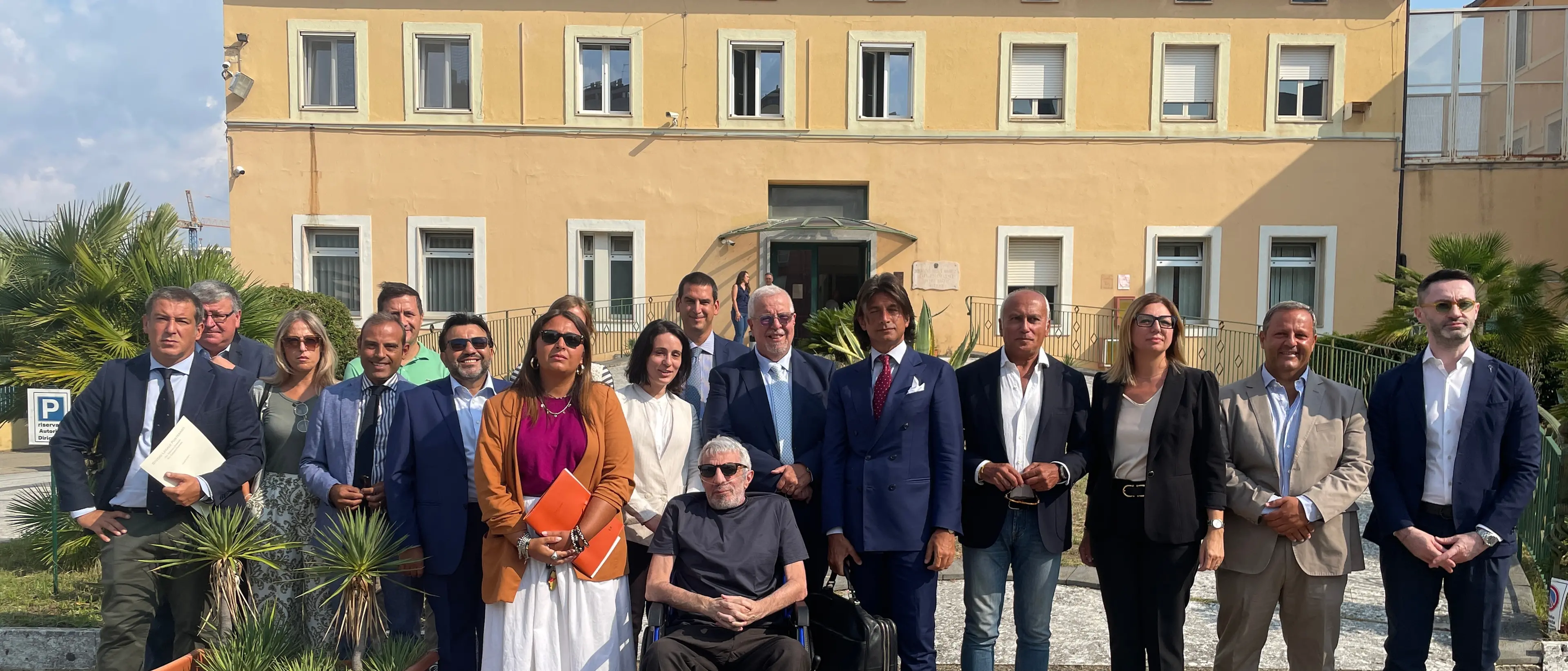 Carcere Cosenza, la Camera Penale ad Antoniozzi: «Dedichi il suo tempo a far rimuovere i pannelli di plexiglass»\n