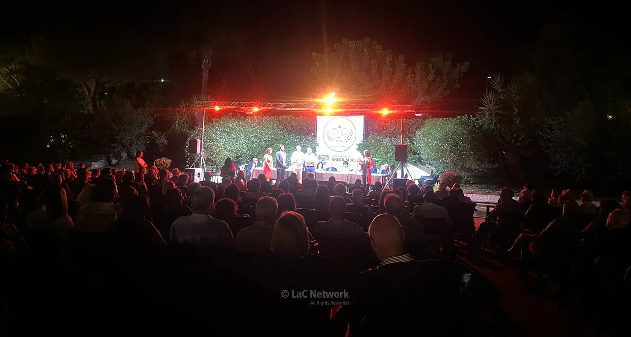 Dal Portogallo e dal Vietnam fino alla Calabria per il premio “Casile”: ospiti del Rhegium Julii\u00A0i poeti Josè Manuel De Vasconcelos e\u00A0Kieu Bich Hau\n