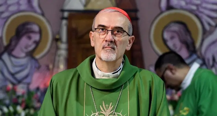 Gaza, il silenzio dei governi e il coraggio della Chiesa che resta. Durissimo il cardinale Pizzaballa: «Andarcene? Mai»\n