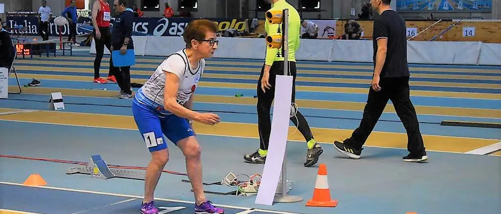 Emma Mazzenga, la 92enne che corre come una 20enne: la “nonnetta sprint” studiata dagli scienziati con 11 ori mondiali, 31 titoli europei e 115 italiani\n