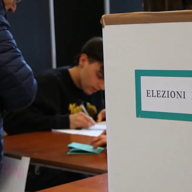 Regionali Calabria, il campo largo schiera i top player: ecco chi ci sarà tra consiglieri uscenti, ex parlamentari e sindaci