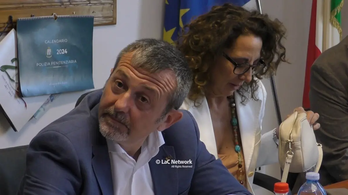 Delmastro a Catanzaro: «Mai più svuotacarceri, 10mila nuovi posti e più agenti per la sicurezza»\n