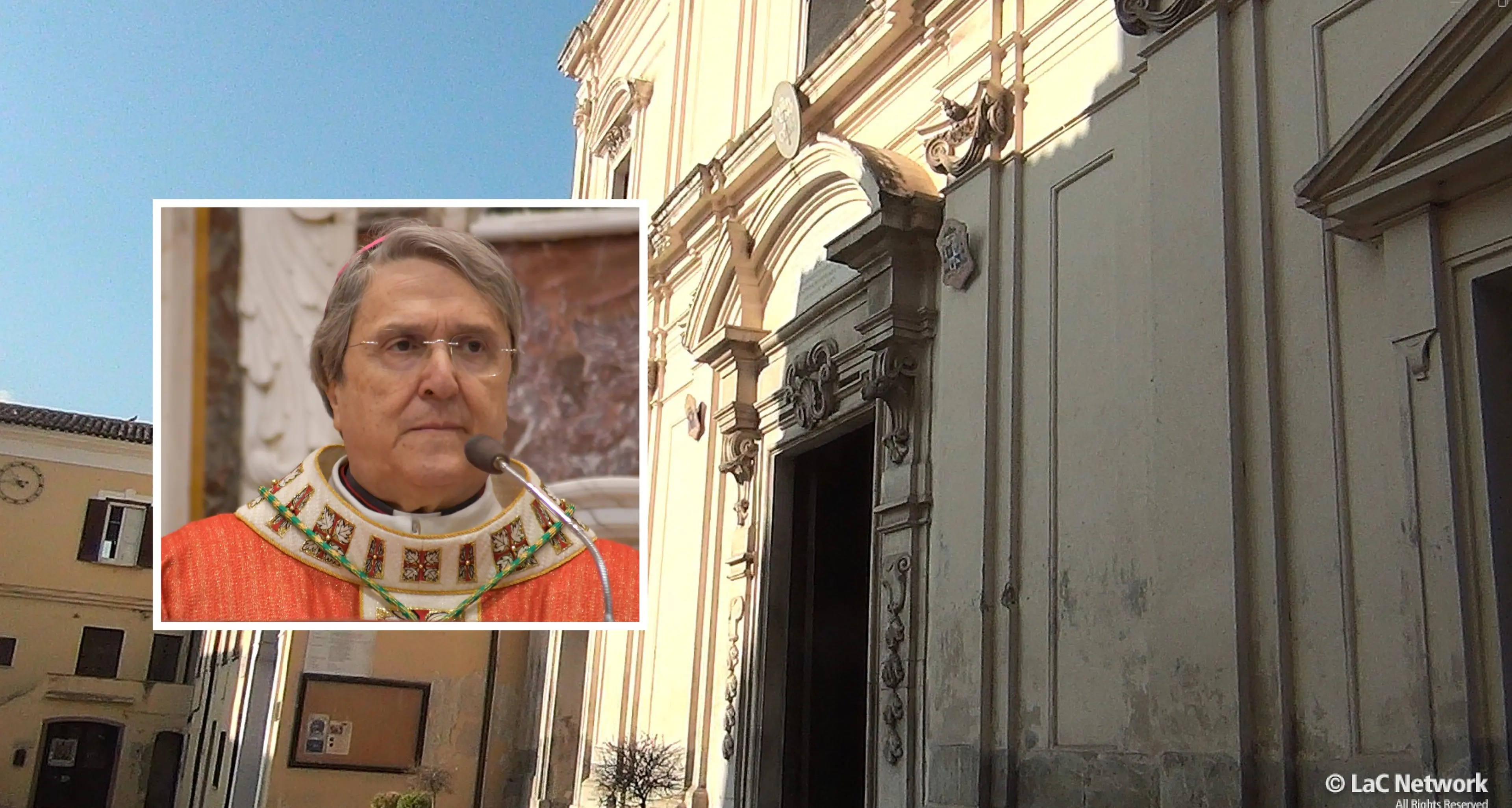 Il monito del vescovo di Cassano Savino: «La religione non è show:\u00A0successo, ricchezza e arrivismo la contaminano»\n
