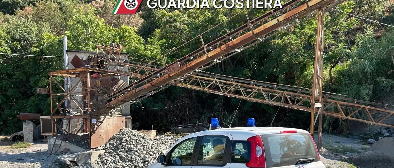 Acque reflue nel Savuto e deposito di rifiuti (anche pericolosi) incontrollato: sequestrata azienda a Nocera