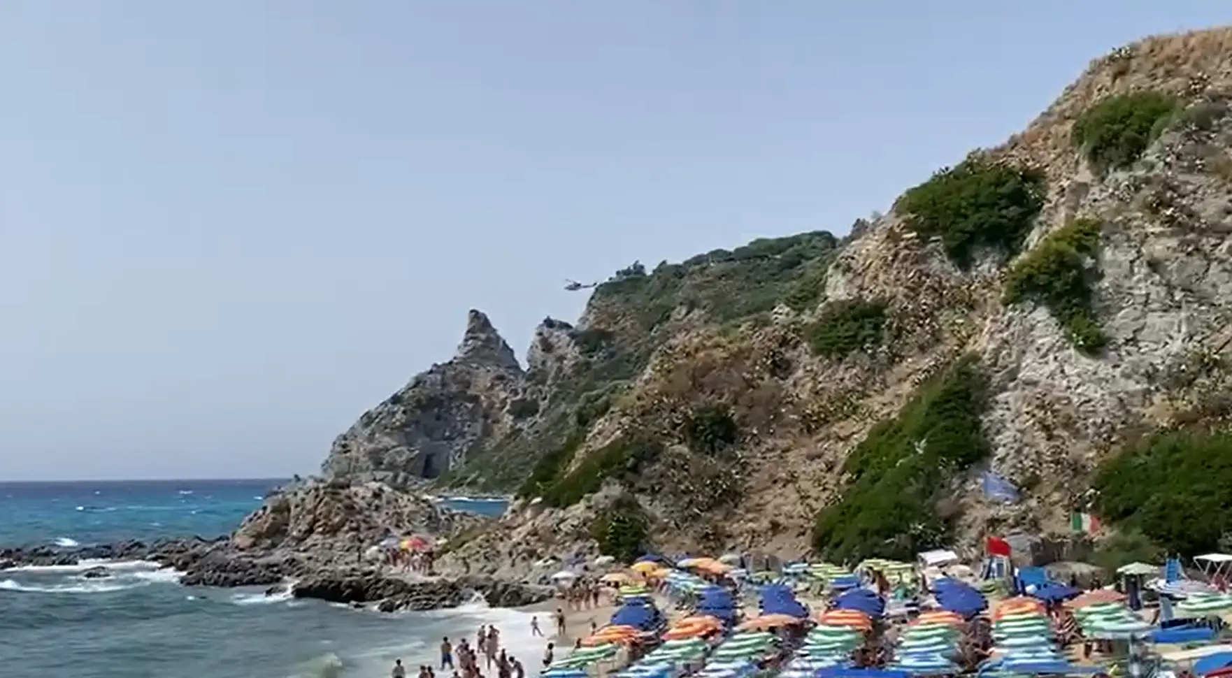 Bloccati sulla scogliera di Capo Vaticano, salvati due turisti stranieri